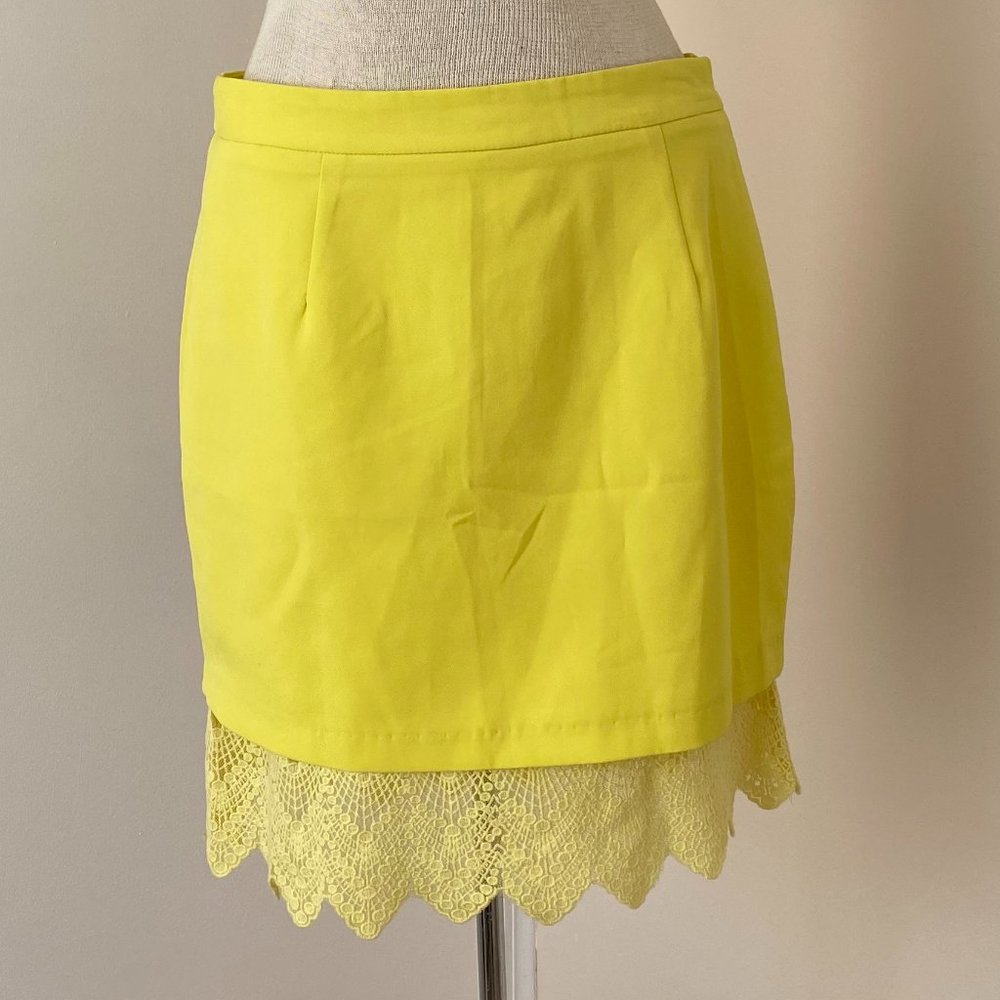 Love Riche Lemon Colored Lace Hemline Skirt MEDIUM